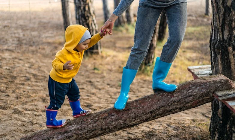 "O Viață de Avere Lăsată Singurei Sale Fiice Adoptate, În Timp ce Sora Lui Îmi Cere Casa pentru Copiii Ei"